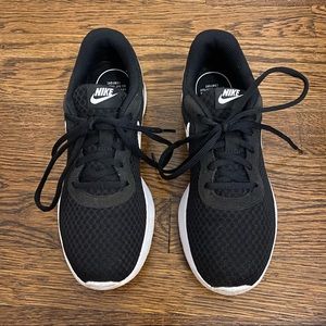 Nike sneakers size 7